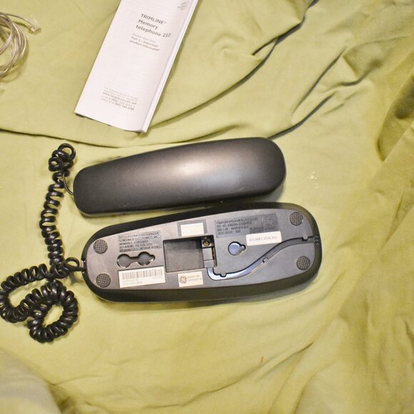 Vintage  AT&T Trimline 210 Push Button Wall or Desk Telephone  White Lucent tech - Picture 10 of 12